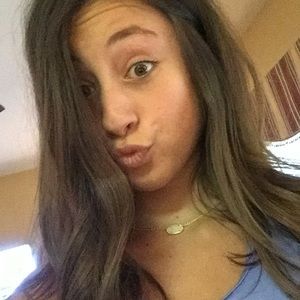 Meet your Posher, Kara